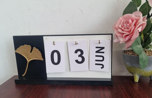 Tabletop Date Stand Calendar – 24x12cm Minimalist Desk Organizer