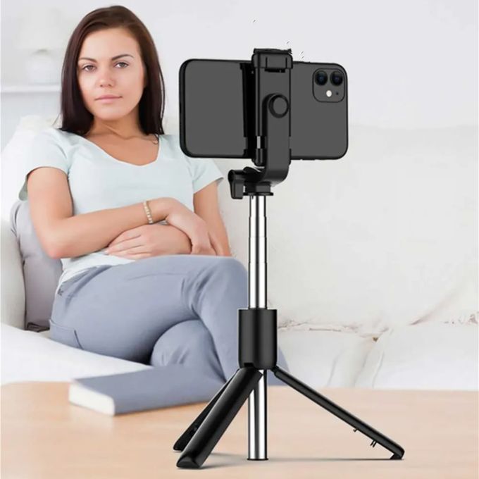 Portable Bluetooth Selfie Stick – Retractable Multifunctional Phone Holder (710mm Extendable)