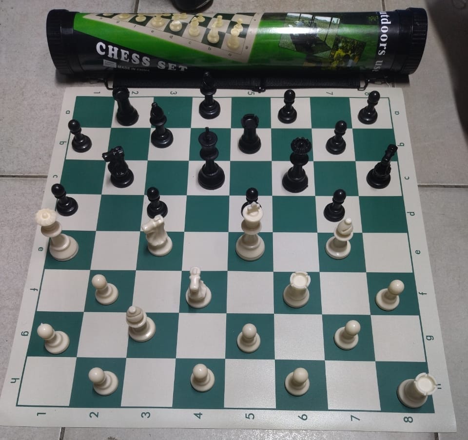 Foldable Portable Chess Set – Small, Medium & Large Magnetic Board Game