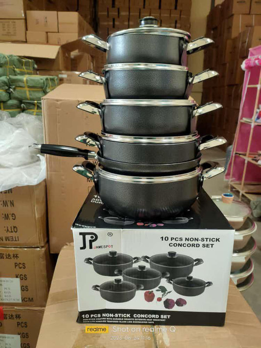 James Pot Black Cookware Set