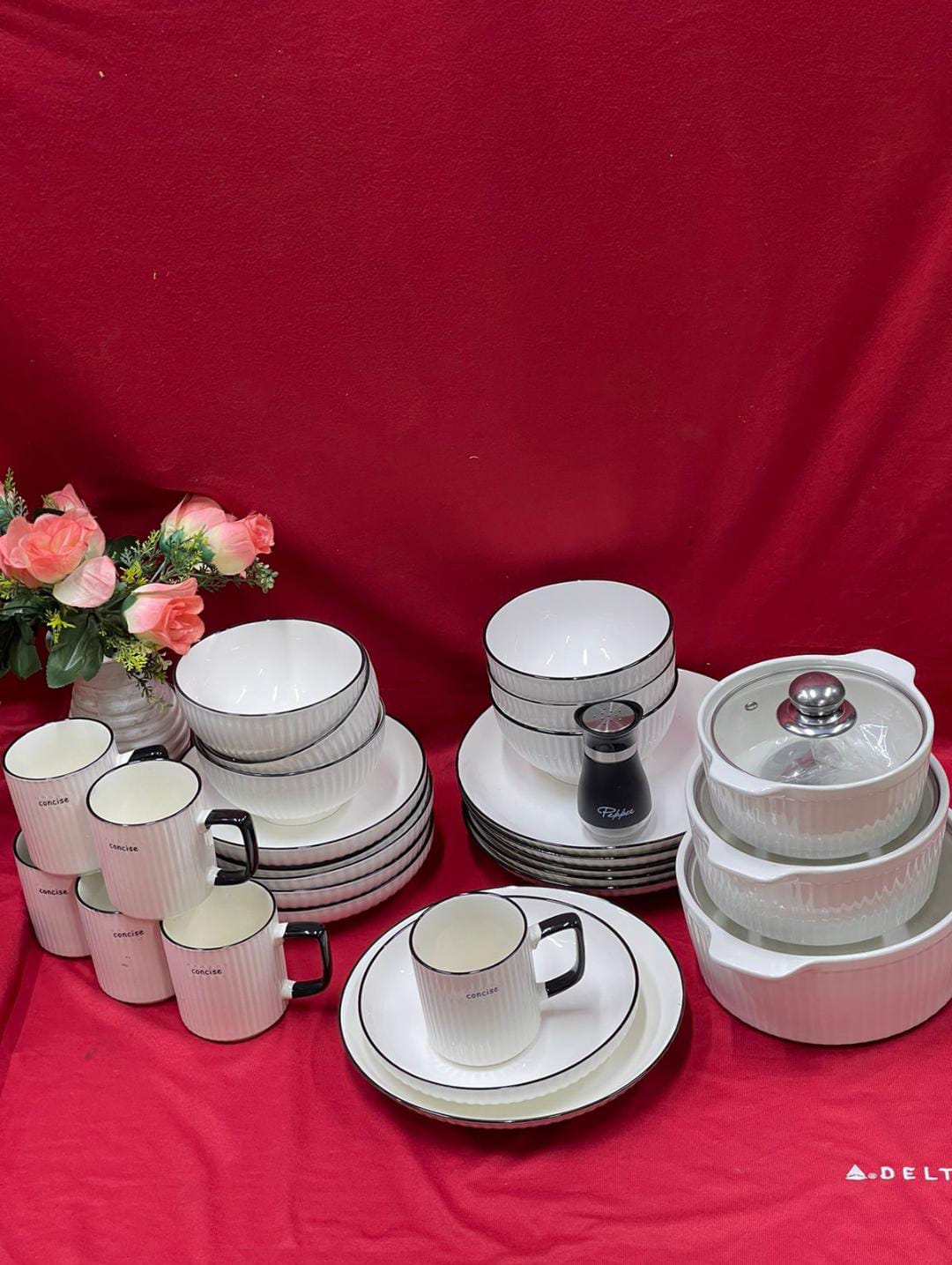 31-Piece Dinner Set