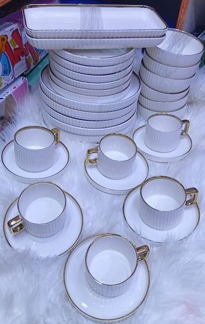 Elegant European Porcelain 32-Piece Dinner Set
