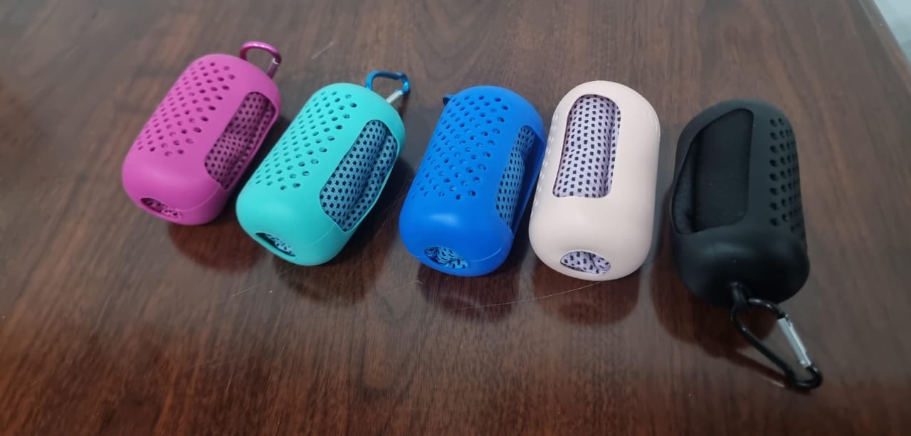 Portable Sports Quick-Dry Cooling Towel in Silicone Pouch