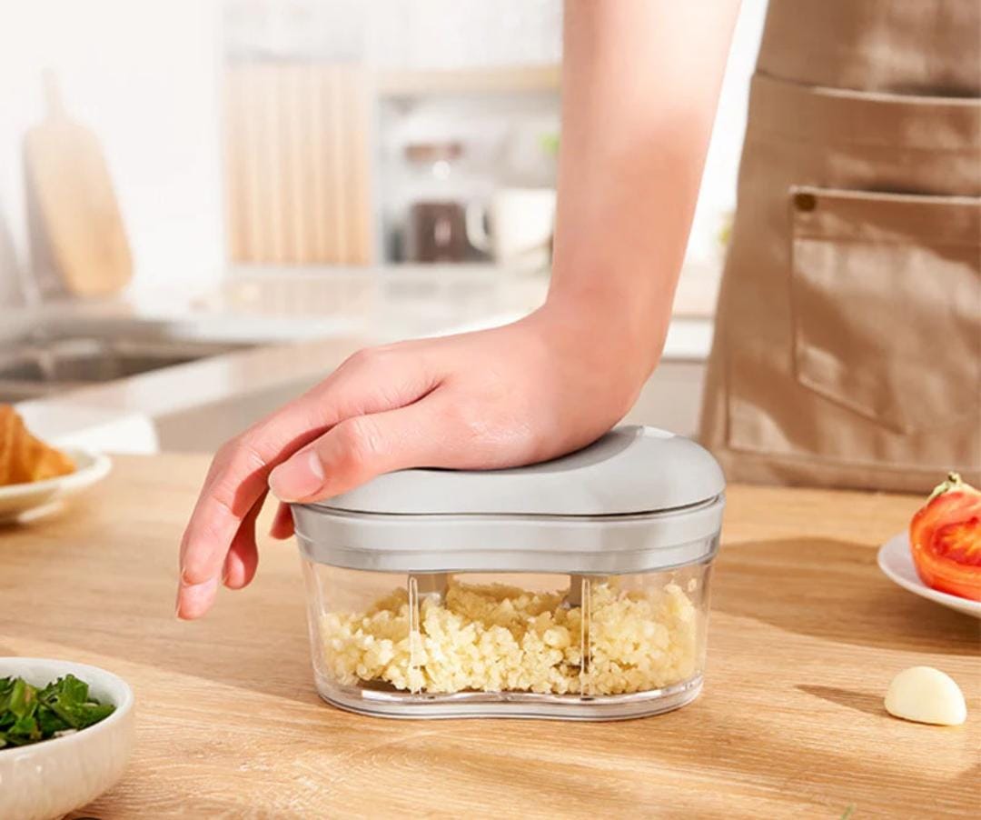 Fast-Cutting Hand-Push Garlic Cutter