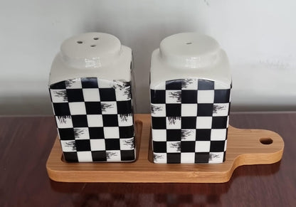 JA7268-H28 salt & pepper pot with bamboo base