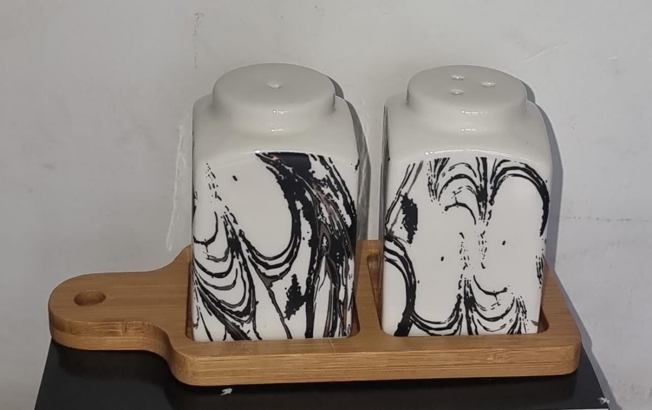 JA7268-H28 salt & pepper pot with bamboo base