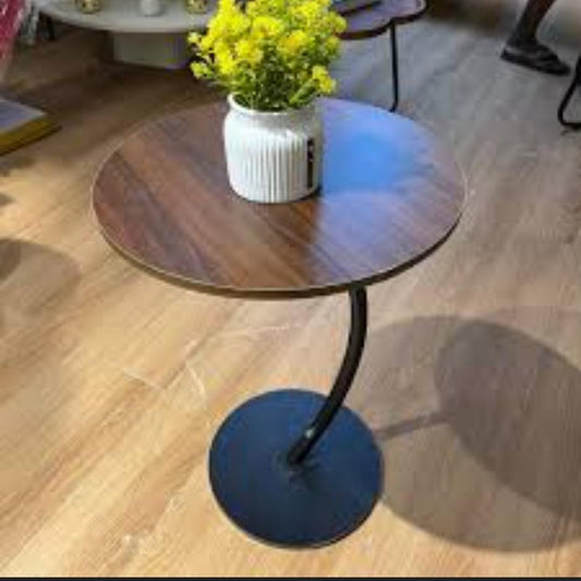Round side table (size diameter 30cm base 40cm top height 60cm )
