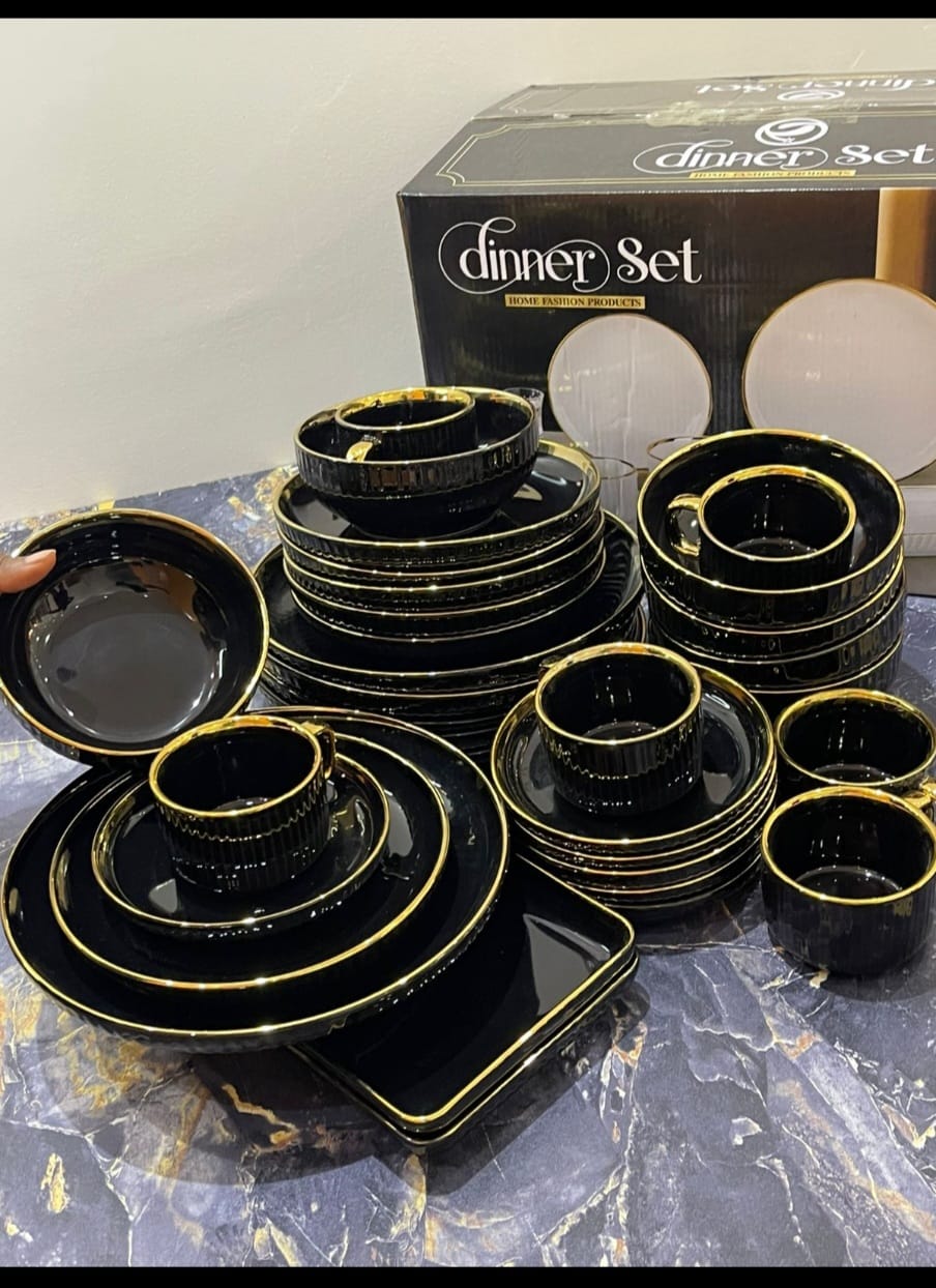 Elegant European Porcelain 32-Piece Dinner Set