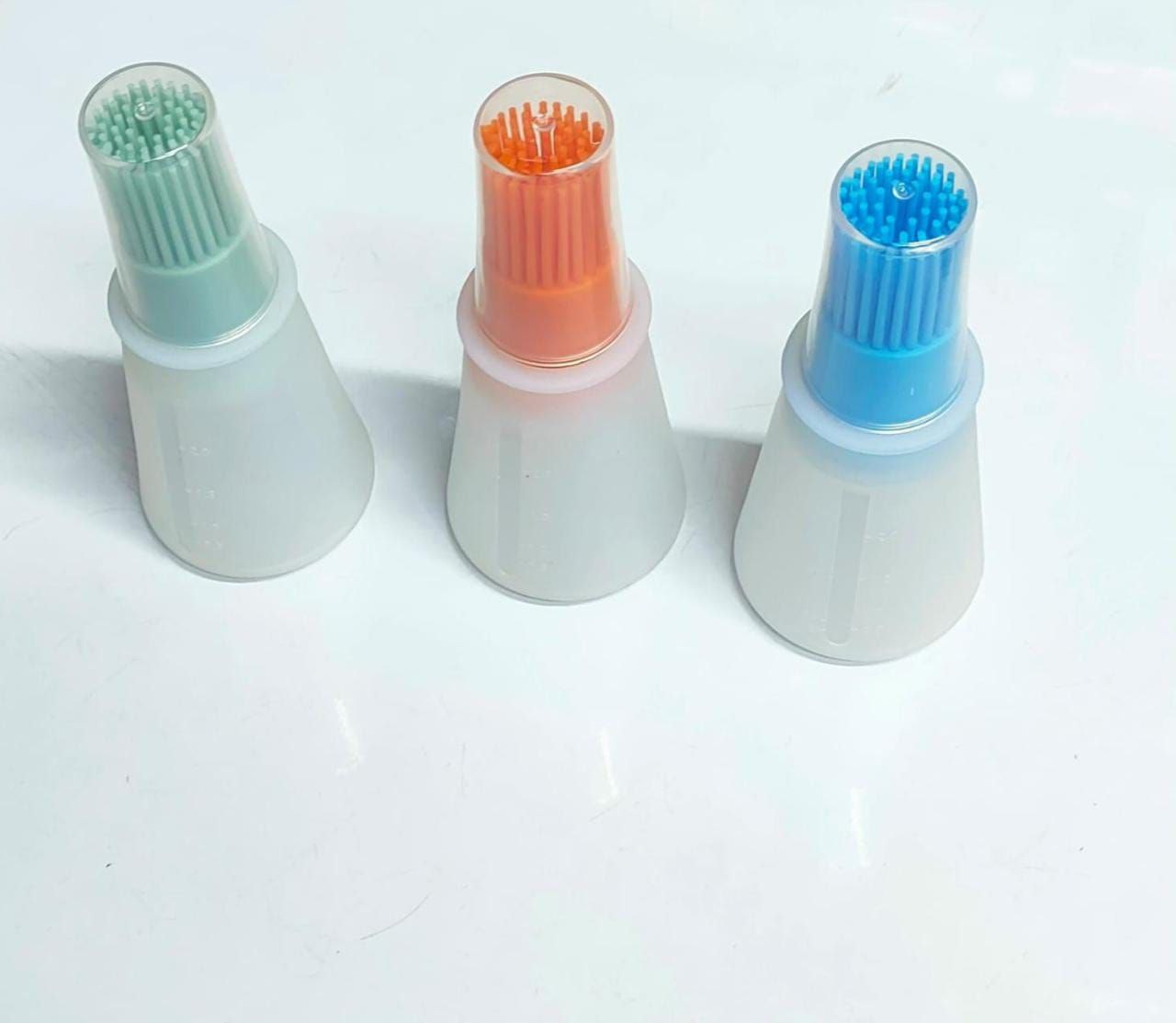 Silicone Oil Bottle with Attached Brush – Easy Cooking & Baking Tool 1pc